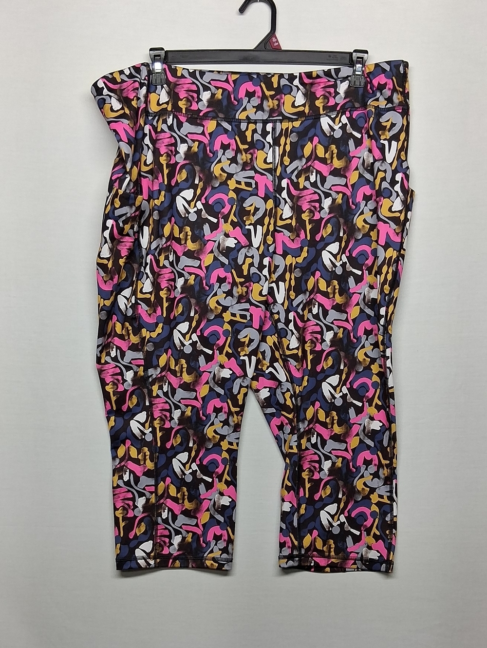 tek gear Black Capri Leggings with Pink, Yellow and Blue Abstract Print